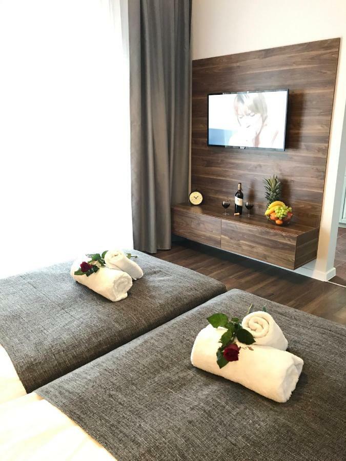 Premium Apartment - Chopin Airport Warsawa Bagian luar foto